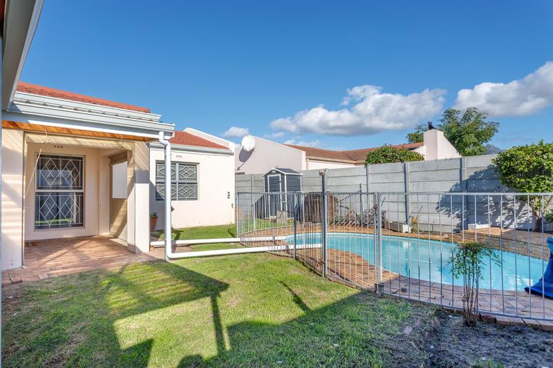 To Let 3 Bedroom Property for Rent in Pinelands Western Cape